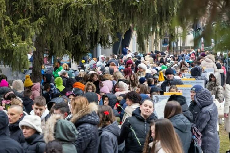 Стотици перничани сведоха глава в памет на Апостола на свободата – Васил Левски