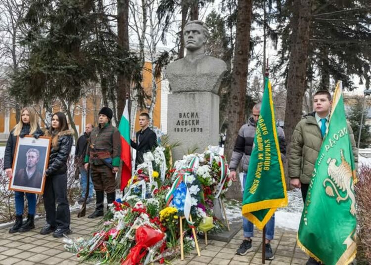 Стотици перничани сведоха глава в памет на Апостола на свободата – Васил Левски