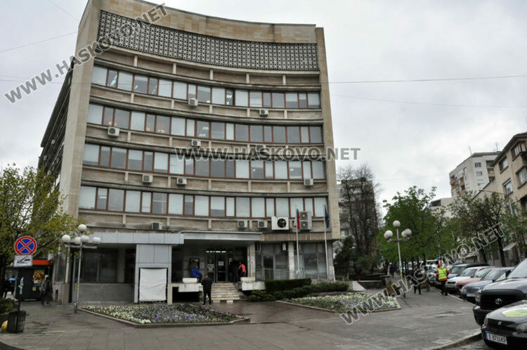 До края на месеца фирмите и самонаетите подават декларации за изплатени заплати