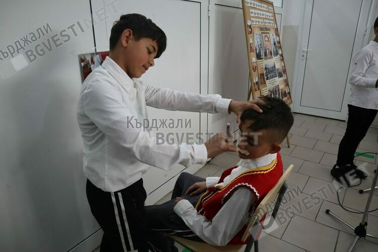 С театрална драматизация почетоха Апостола в ОУ”П.Яворов” в Кърджали