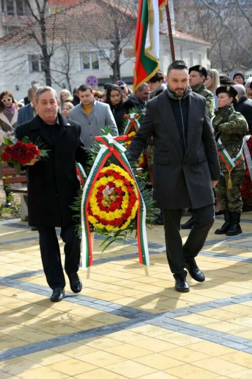 Асеновград се преклони пред делото на Апостола