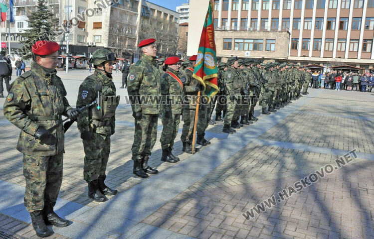 Икони и знамето на Хасково получи новият ни контингент в Косово 