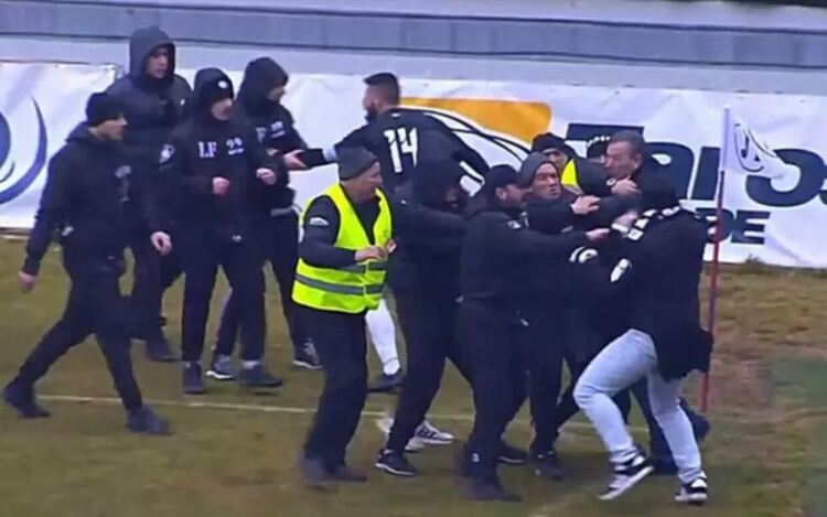 „Локомотив“ (Пд) ще бъде лишен в следващите 4 домакинства от публика на стадиона си, а в още един мач ще затвори един от секторите си заради побоя над делегата на двубоя със „Септември“ (Сф).