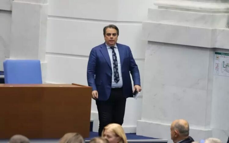 Не е ясно дали Асен Василев ще внесе предложение със съответните промени в закона за МВР.