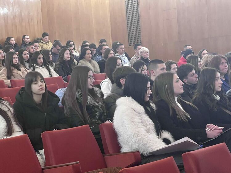 Младежка конференция в Смолян обедини ученици и местна власт от три общини
