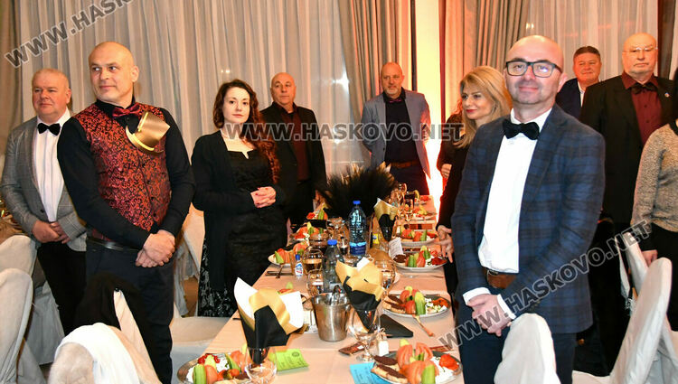 Хасковският клуб „Инър Уийл“ отбеляза 25-годишен юбилей с благотворително тържество