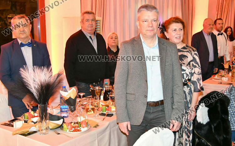 Хасковският клуб „Инър Уийл“ отбеляза 25-годишен юбилей с благотворително тържество