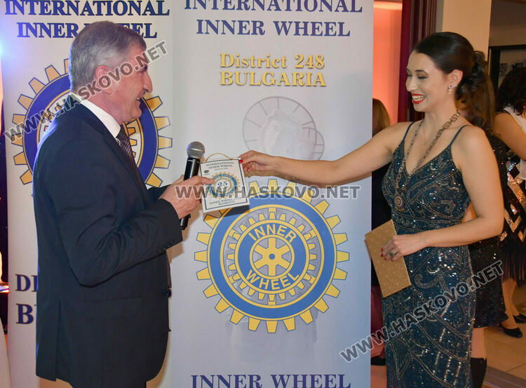 Хасковският клуб „Инър Уийл“ отбеляза 25-годишен юбилей с благотворително тържество