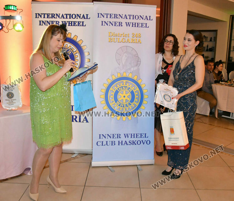 Хасковският клуб „Инър Уийл“ отбеляза 25-годишен юбилей с благотворително тържество