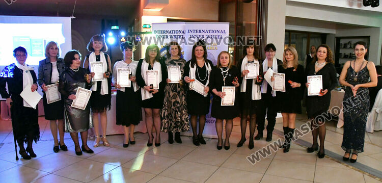 Хасковският клуб „Инър Уийл“ отбеляза 25-годишен юбилей с благотворително тържество