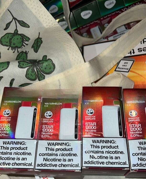 Задържаха 128 незаконни вейпа, скрити в кола