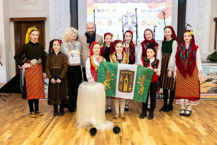 Наградени бяха сурвакарските и кукерските групи, отличени на XXXI Международен фестивал на маскарадните игри „Сурва“ 2025