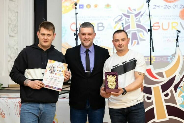 Наградени бяха сурвакарските и кукерските групи, отличени на XXXI Международен фестивал на маскарадните игри „Сурва“ 2025