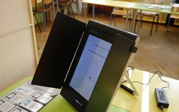 Случаите на прекратено машинно гласуване остават много малко - 148 секции (1.54% от общия брой секции) на изборите 2 в 1 на 9 юни 2024 г. и в 125 секции (1.31%) на 27 октомври 2024 г.