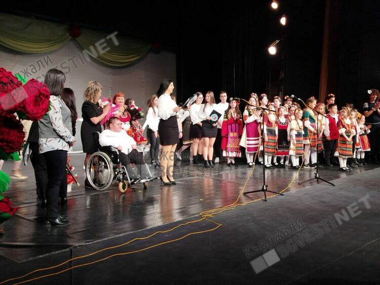 Над 22 000 лв. само за дни събраха йовковци в благотворителната кампания за съученика си Арджан