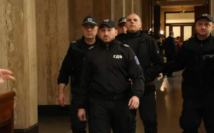 Лъчезар Ставрев в столичната Съдебна палата.