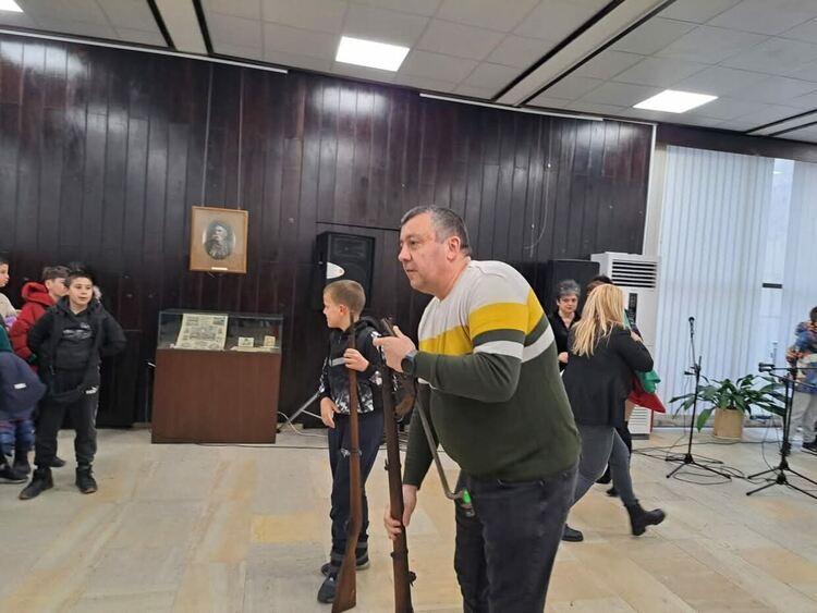 В музея в Смолян бе открита гостуващата изложба „Боевете при Стара Загора през 1877 г.”