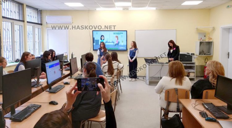 Открит урок по „Иновации в действие“ изнесоха в ПГТ „Александър Паскалев“ 