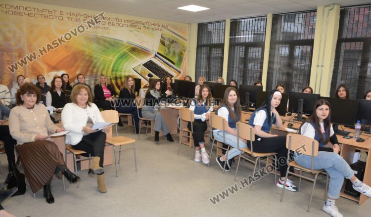 Открит урок по „Иновации в действие“ изнесоха в ПГТ „Александър Паскалев“ 