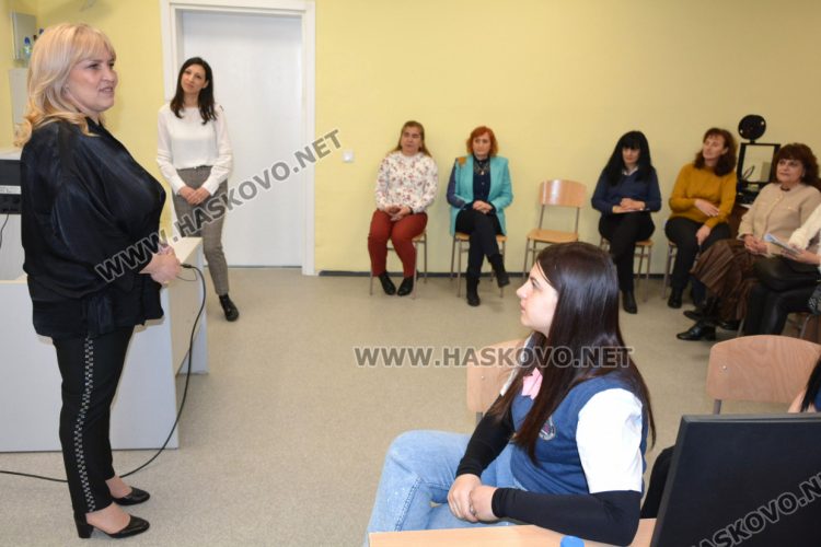 Открит урок по „Иновации в действие“ изнесоха в ПГТ „Александър Паскалев“ 