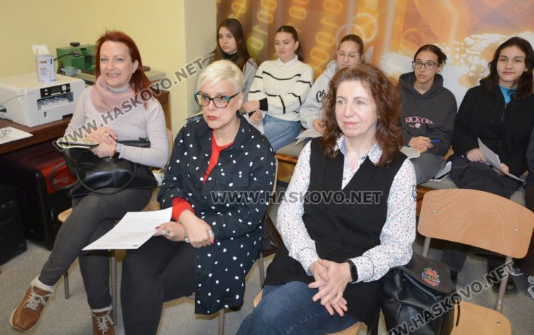 Открит урок по „Иновации в действие“ изнесоха в ПГТ „Александър Паскалев“ 