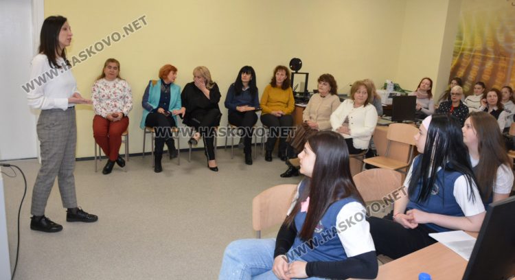 Открит урок по „Иновации в действие“ изнесоха в ПГТ „Александър Паскалев“ 