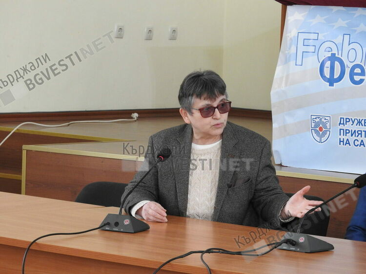 Американски дипломат разказа за професията си на ученици в Кърджали, те го питаха как да следват в щатски университети