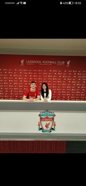 Елмир Мустански от „Родопа“ сключи брак, след като предложи на своята любима Венелина в Ливърпул