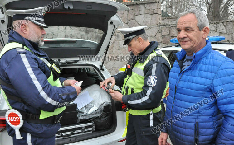 Единадесетокласници от ФСГ Атанас Буров“ проследиха „Пътя на глобата“ 