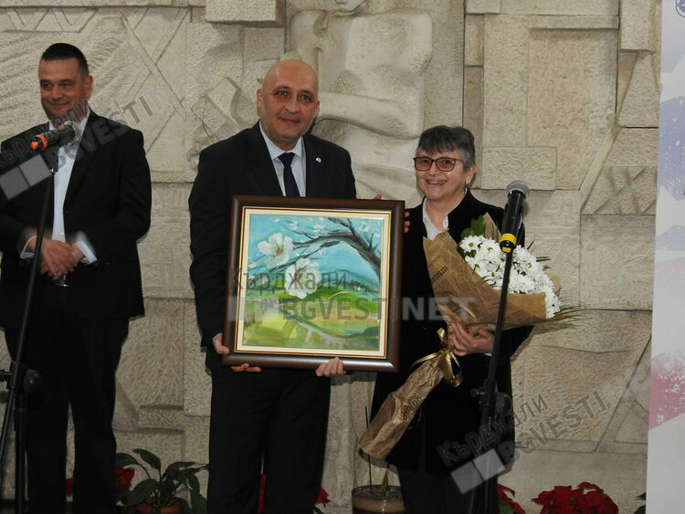 Ботевци и славейковци обраха тази година „Оскарите” за превод в  Месеца на Америка в Кърджали