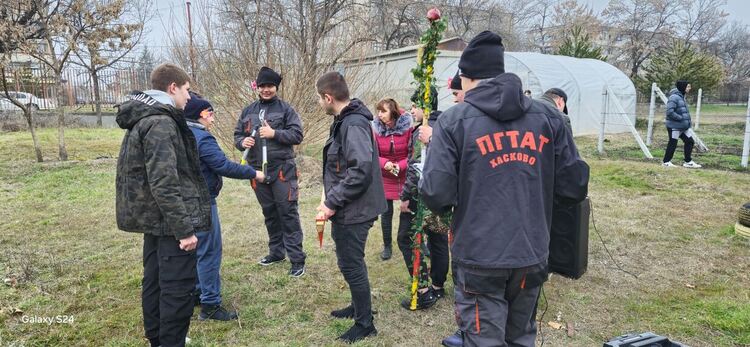 Ден на традициите в ПГТАТ: Предаване на символите между випуските