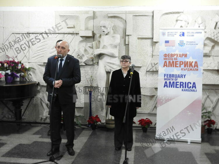 Ботевци и славейковци обраха тази година „Оскарите” за превод в  Месеца на Америка в Кърджали