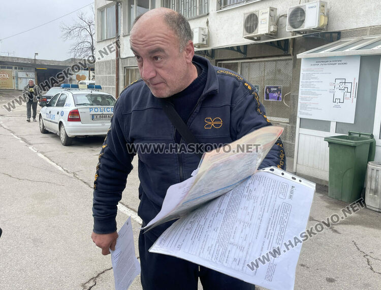 Водач чака 2 месеца, за да си регистрира в КАТ-Хасково закупена кола от Северна Ирландия 