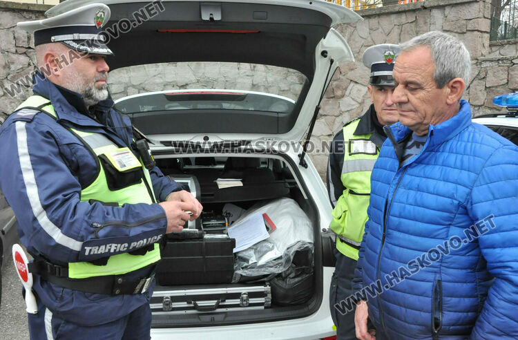 Единадесетокласници от ФСГ Атанас Буров“ проследиха „Пътя на глобата“ 