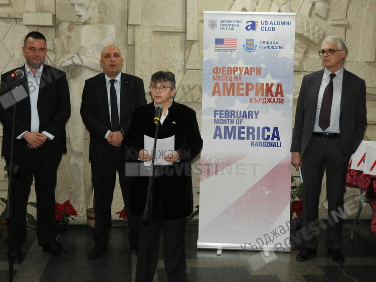 Ботевци и славейковци обраха тази година „Оскарите” за превод в  Месеца на Америка в Кърджали