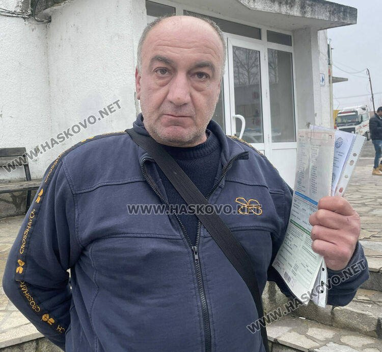 Водач чака 2 месеца, за да си регистрира в КАТ-Хасково закупена кола от Северна Ирландия 