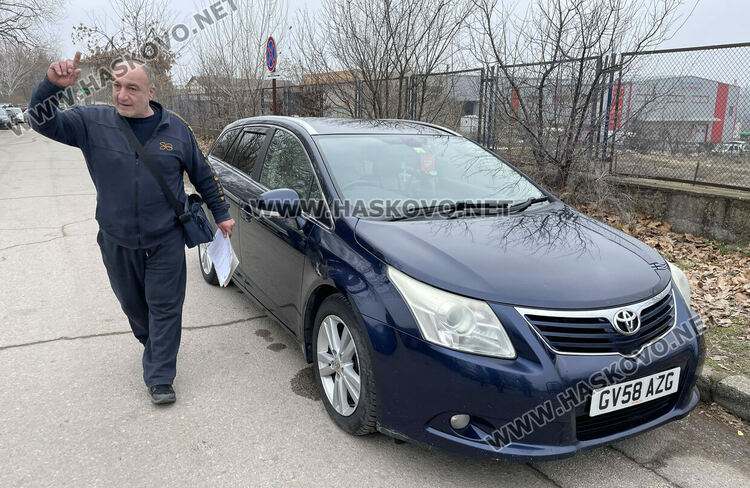 Водач чака 2 месеца, за да си регистрира в КАТ-Хасково закупена кола от Северна Ирландия 