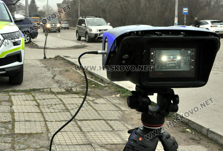 Единадесетокласници от ФСГ Атанас Буров“ проследиха „Пътя на глобата“ 