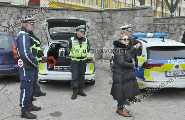 Единадесетокласници от ФСГ Атанас Буров“ проследиха „Пътя на глобата“ 