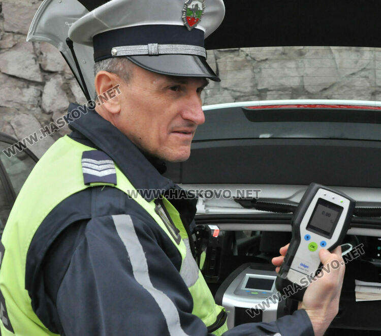 Единадесетокласници от ФСГ Атанас Буров“ проследиха „Пътя на глобата“ 