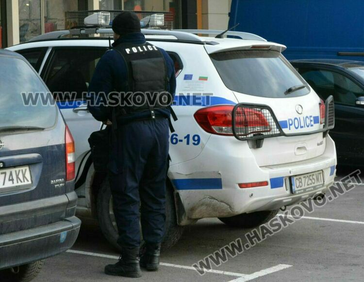 Хасковлийка задигна телефон, младеж краде телевизори, кола и ярета