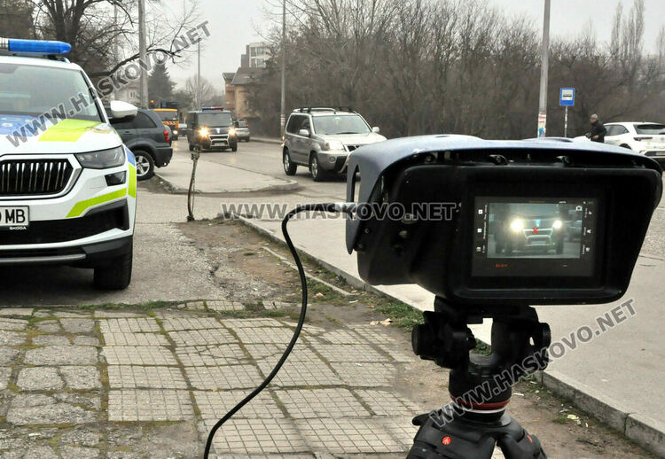 Единадесетокласници от ФСГ Атанас Буров“ проследиха „Пътя на глобата“ 