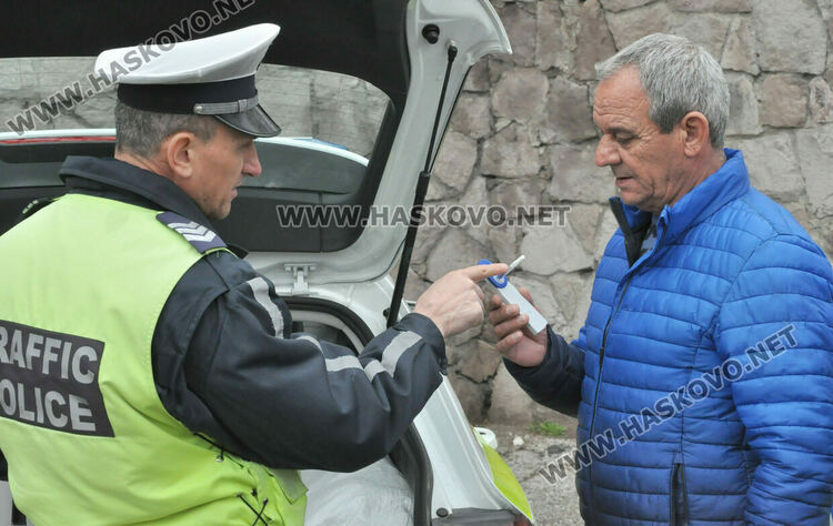 Единадесетокласници от ФСГ Атанас Буров“ проследиха „Пътя на глобата“ 