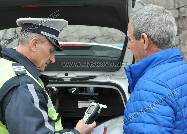 Единадесетокласници от ФСГ Атанас Буров“ проследиха „Пътя на глобата“ 