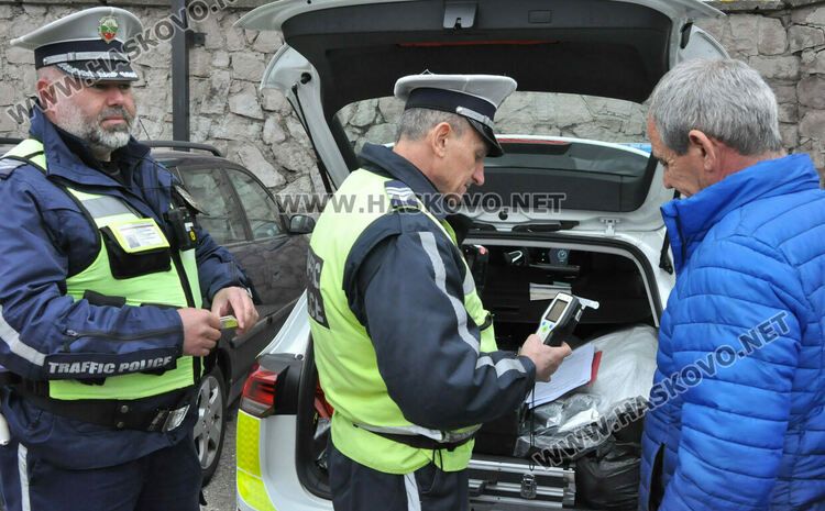 Единадесетокласници от ФСГ Атанас Буров“ проследиха „Пътя на глобата“ 