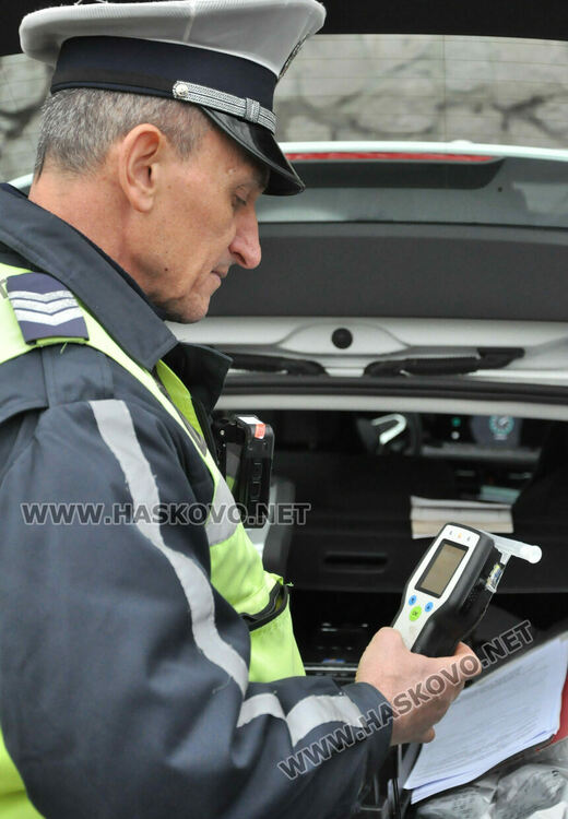 Единадесетокласници от ФСГ Атанас Буров“ проследиха „Пътя на глобата“ 