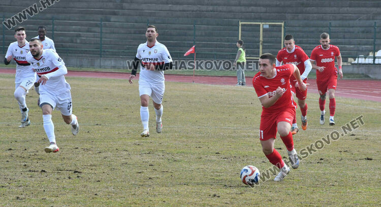 „Саяна“ измъкна трудна победа срещу „Атлетик“