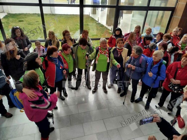 Жени от 26 области тръгнаха от Кърджали в 65-тия национален поход