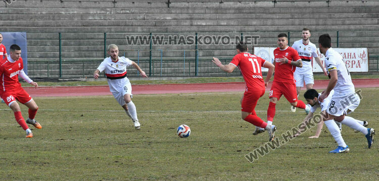 „Саяна“ измъкна трудна победа срещу „Атлетик“