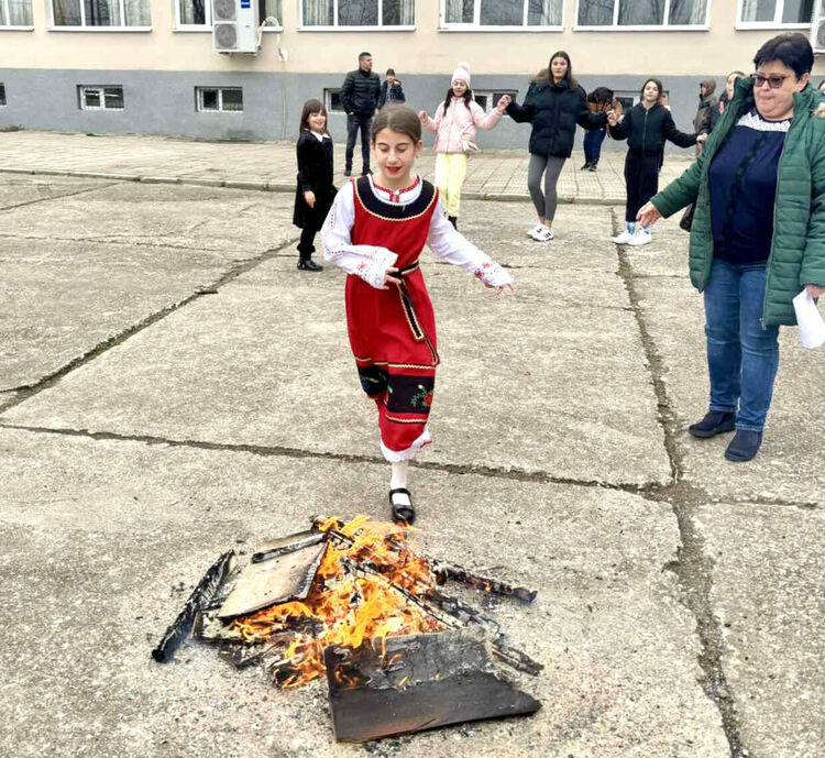 В СУ „Проф. д-р Асен Златаров“ в Минерални бани пристигна Баба Марта